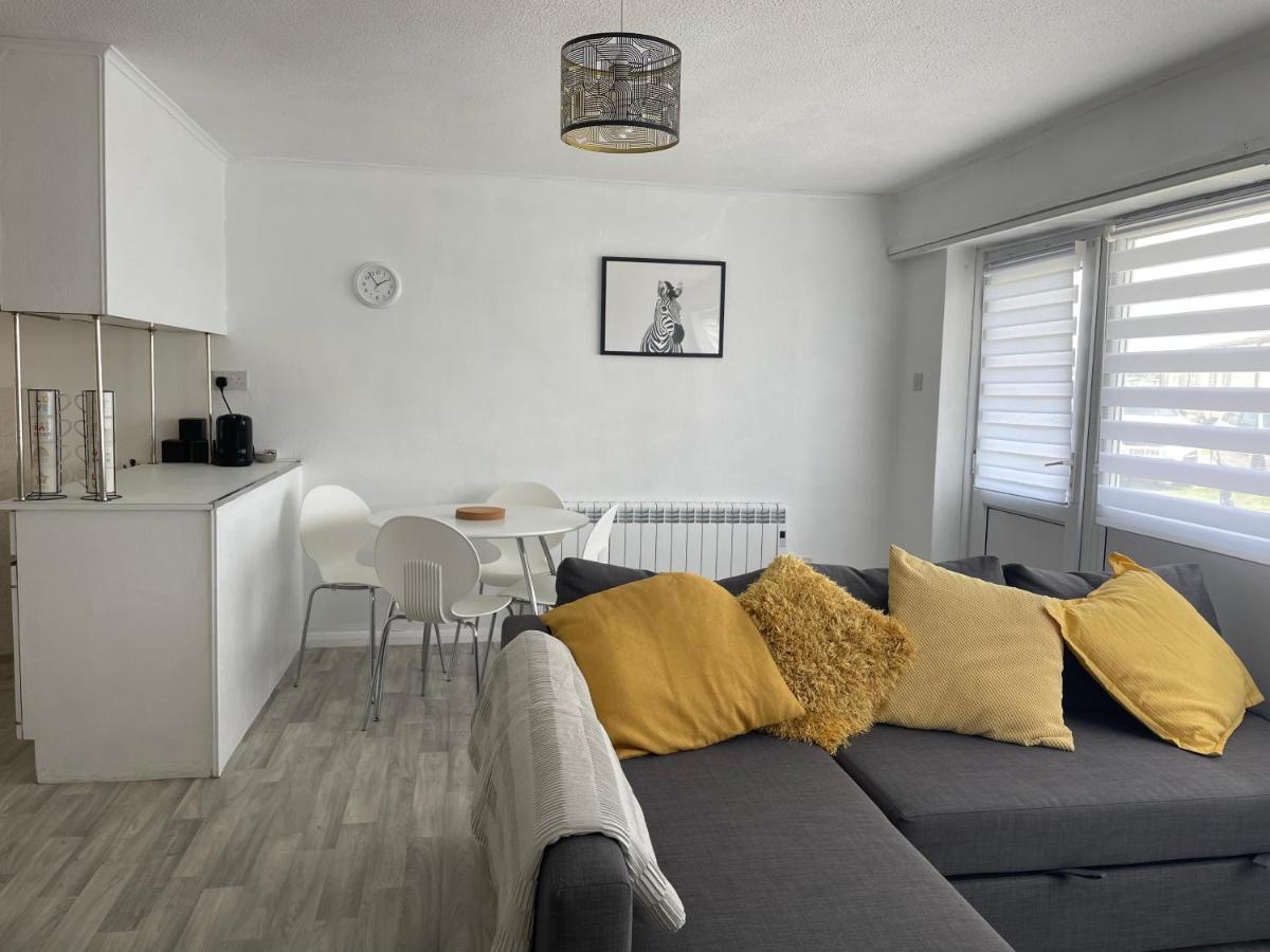 Romney Sands Holiday Apartment ニュー・ロムニー エクステリア 写真